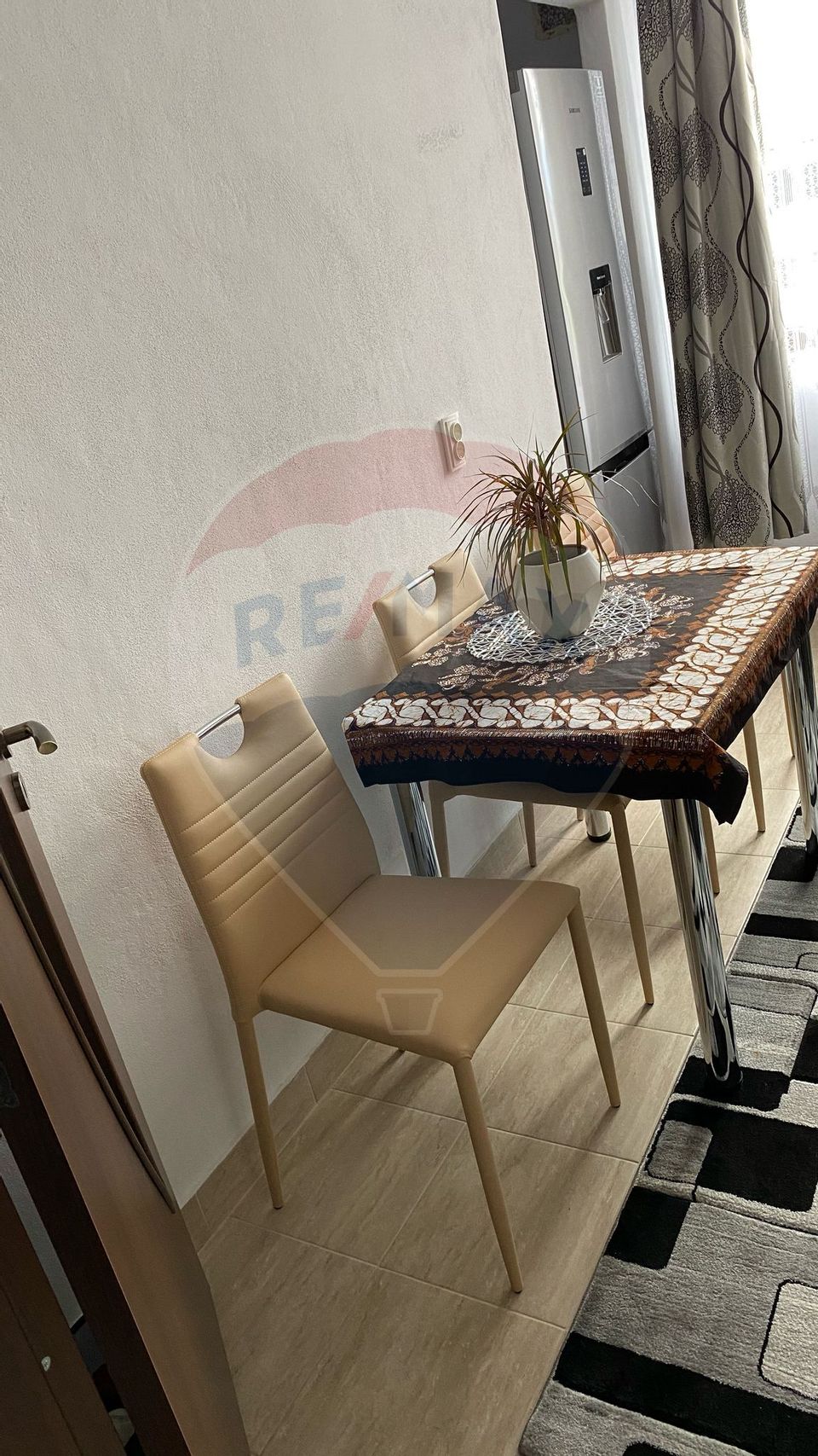 Apartament cu 3 camere de vânzare