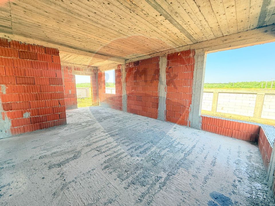 Detached house / villa for sale | Red | Dragomiresti-Vale/