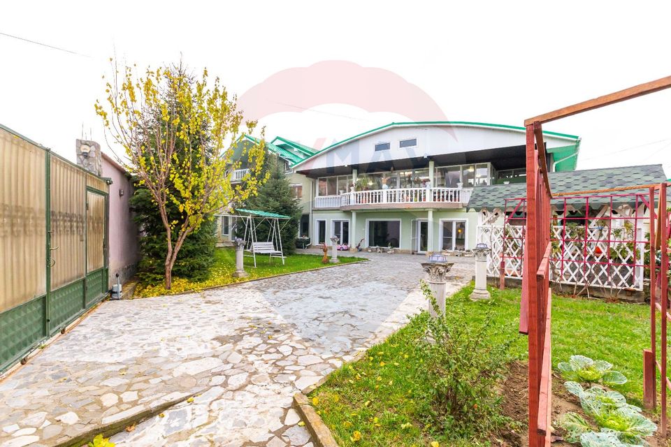 4 room Hotel / Pension for sale, Calea Moldovei area