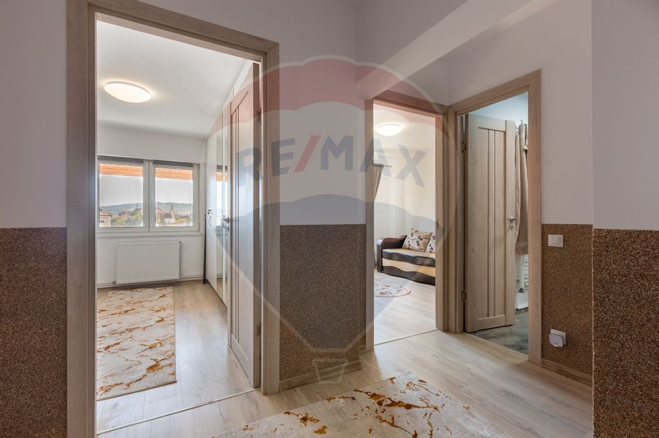 Apartament cu 4 camere de vânzare în zona Central