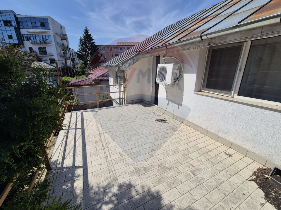 8 room House / Villa for sale, Energiei area