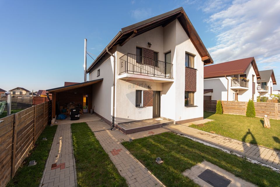 Comision 0%! | Proprietate cu terasa, semineu | 400 mp teren, Izvor!