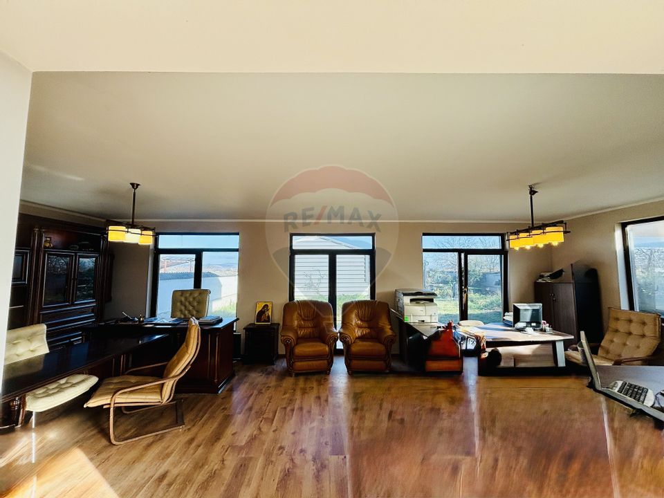 6 room House / Villa for sale