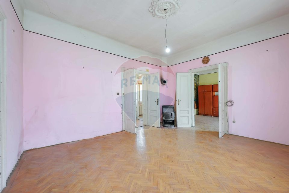 4 room Apartment for sale, Central area