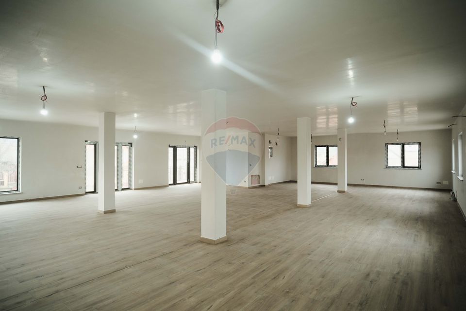 Spațiu comercial de închiriat in Com Marginea