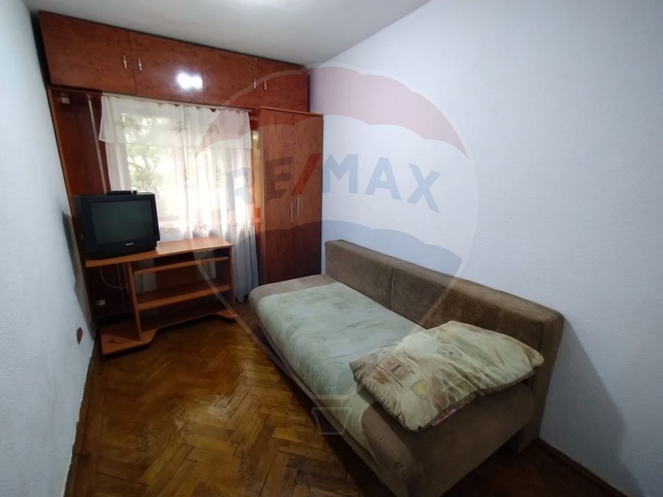 Apartament cu 3 camere de închiriat în zona George Enescu