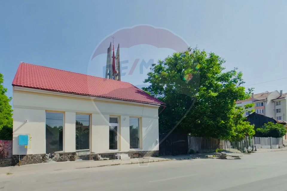 125sq.m Commercial Space for rent, Ultracentral area