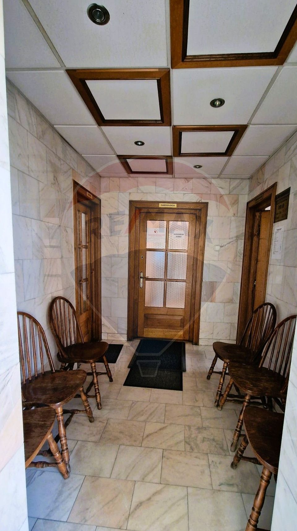 22sq.m Commercial Space for rent, Republicii area