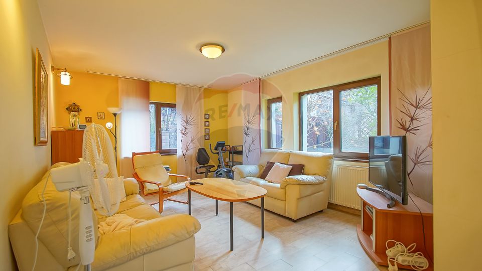 Casă  de inchiriat, Schei