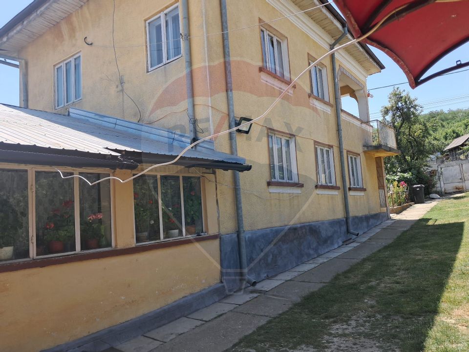 Casă / Vilă cu 4 camere de vânzare in Fratostita Dolj