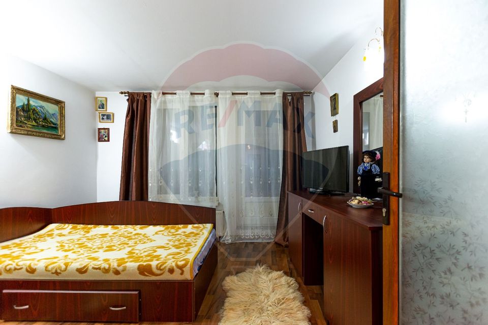4 room Hotel / Pension for sale, Calea Moldovei area