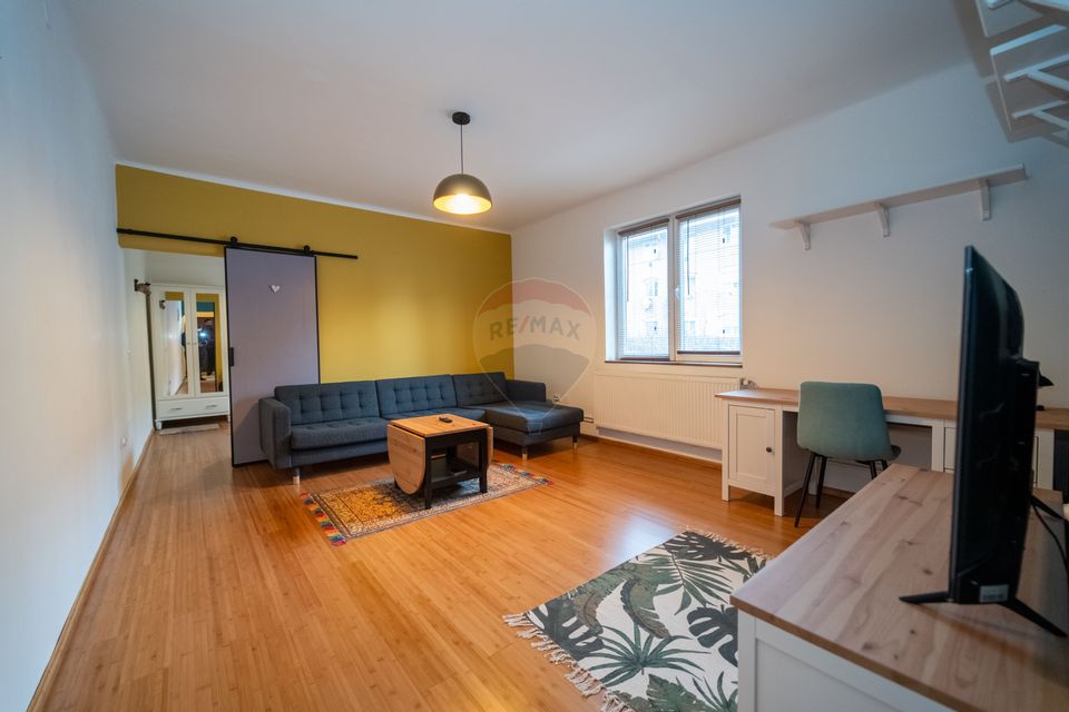 2 room Apartment for rent, Tractorul area