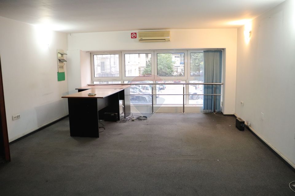 150sq.m Commercial Space for rent, Unirii area