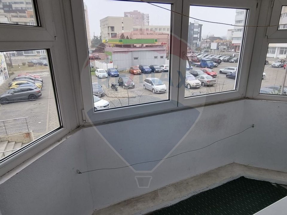 Apartament cu 3 camere de închiriat, strada Stefan cel Mare,zona Mall