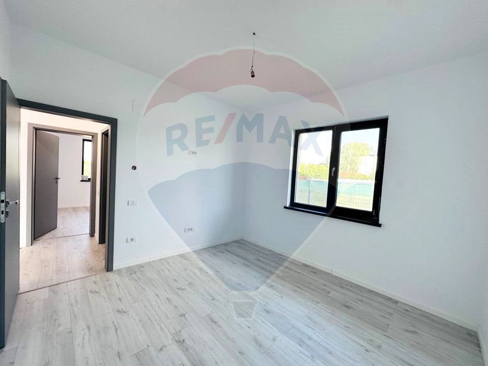 Casa noua, individuala, stil american - Crevedia