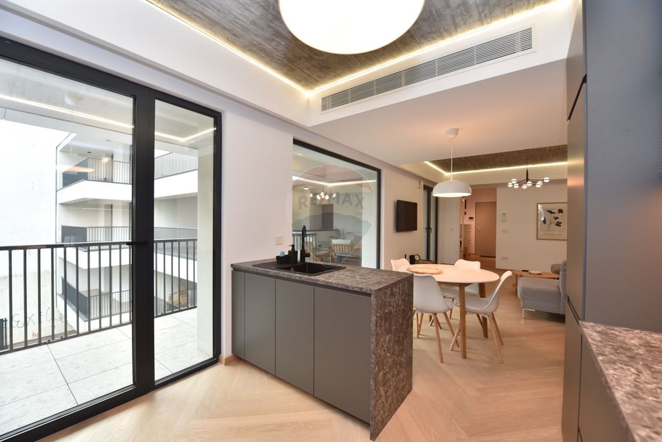 Vanzare Apartament 3 camere imobil 2024 | Piata Universitatii