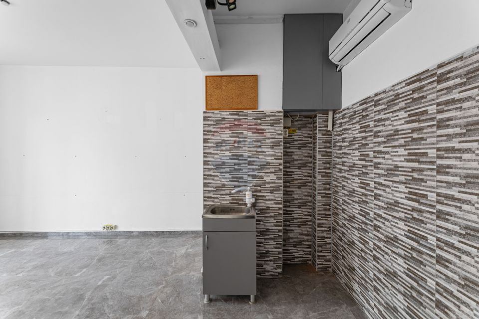 50sq.m Commercial Space for rent, Fortuna area