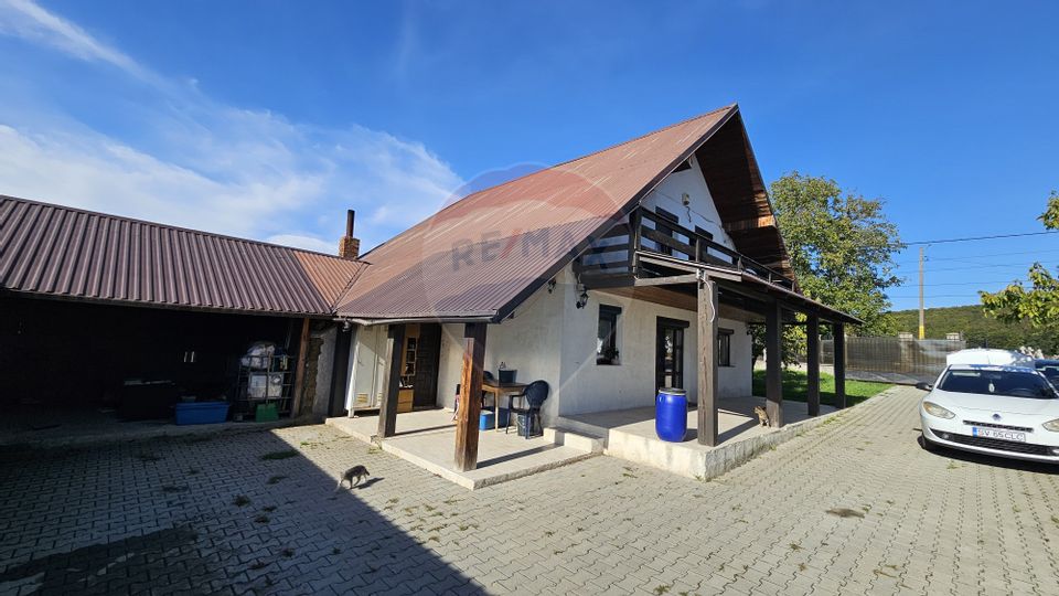 Casă / Vilă cu 5 camere, teren 2300mp de vanzare in Patrauti, Suceava