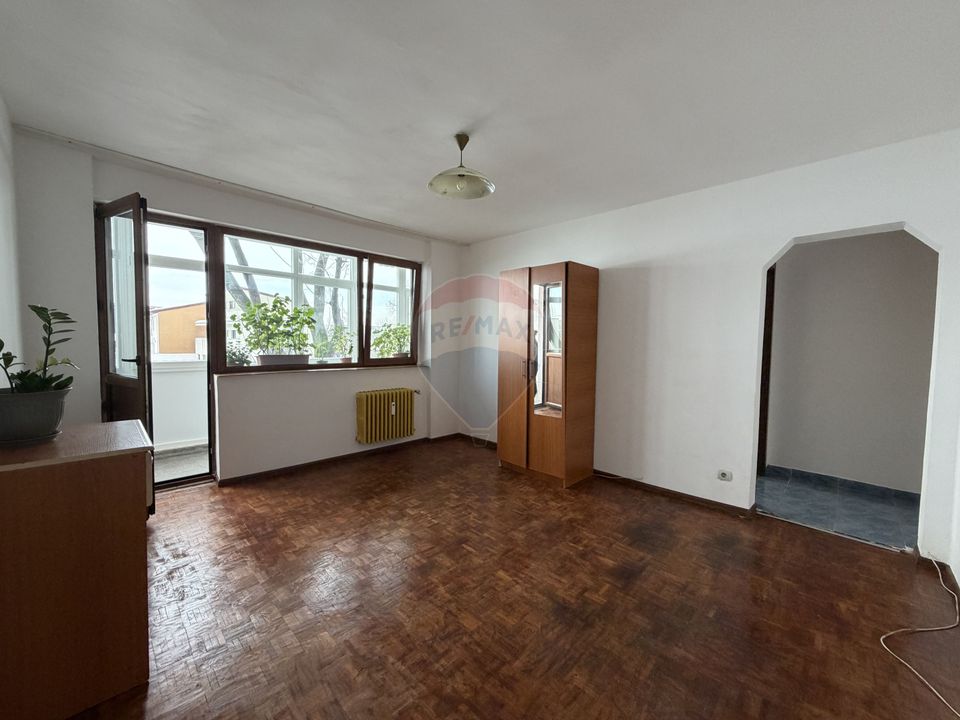 Apartament cu 3 camere de închiriat în zona Giulesti