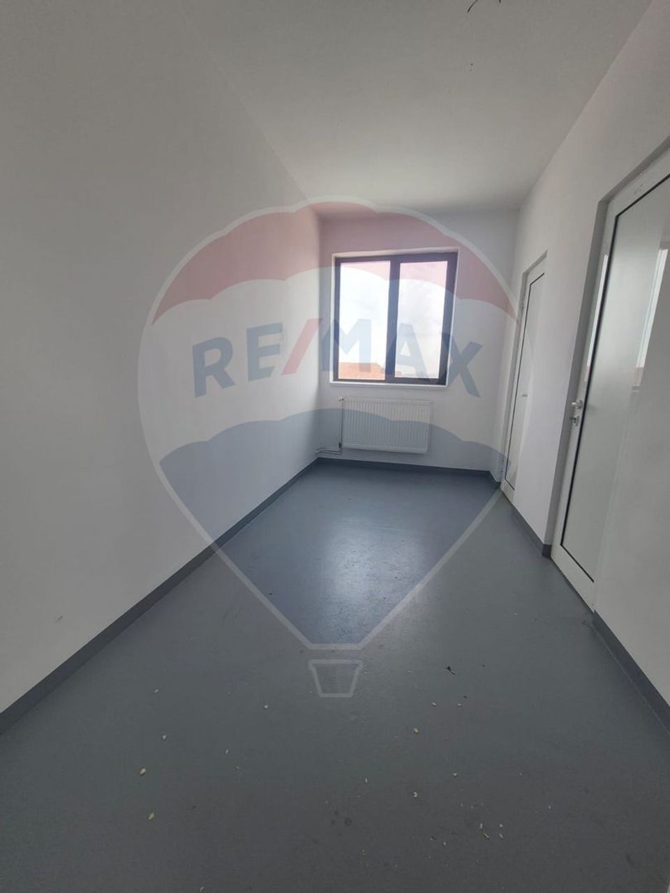 110sq.m Office Space for rent, Alfa area