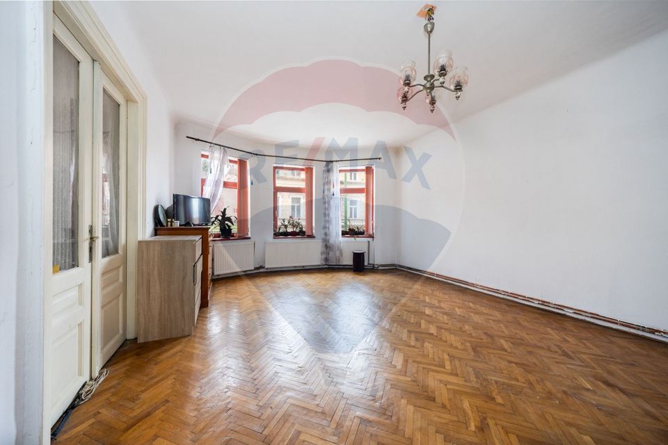 APARTAMENT 3 camere, Etaj 1, Str. Lunga nr 22, Brasov