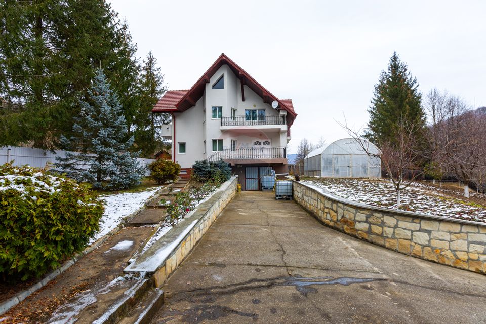 5 room House / Villa for sale