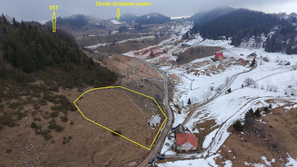 Casă + Teren Intravilan Fundata | Vedere Panoramică | Apă, curent