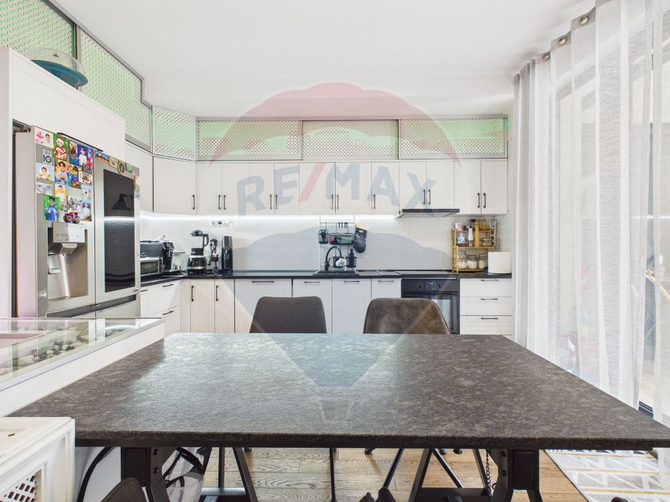 5 room Apartment for sale, Magheru area