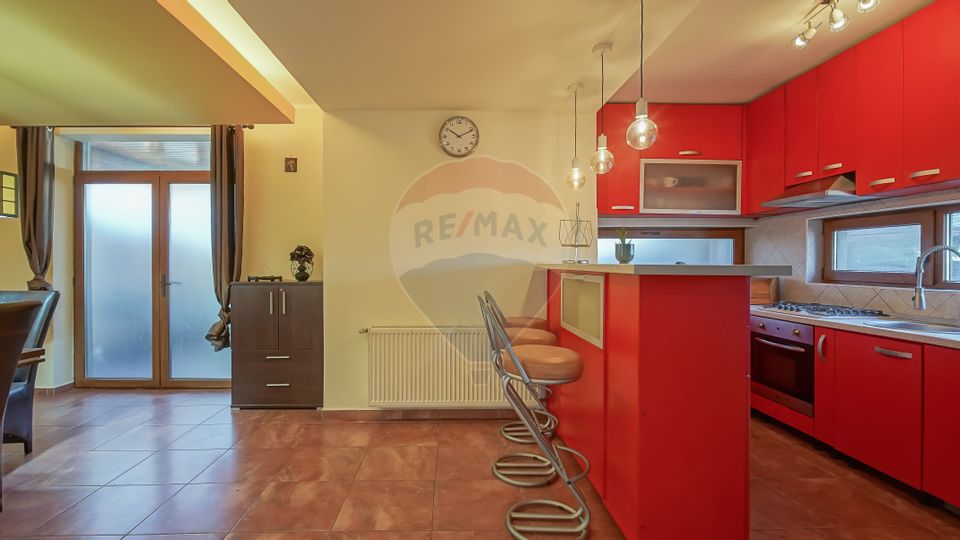 6 room House / Villa for sale