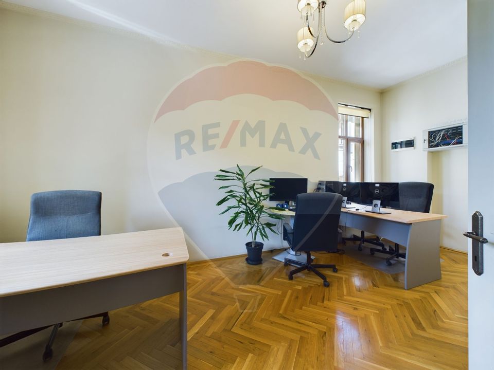 140sq.m Office Space for rent, Ultracentral area