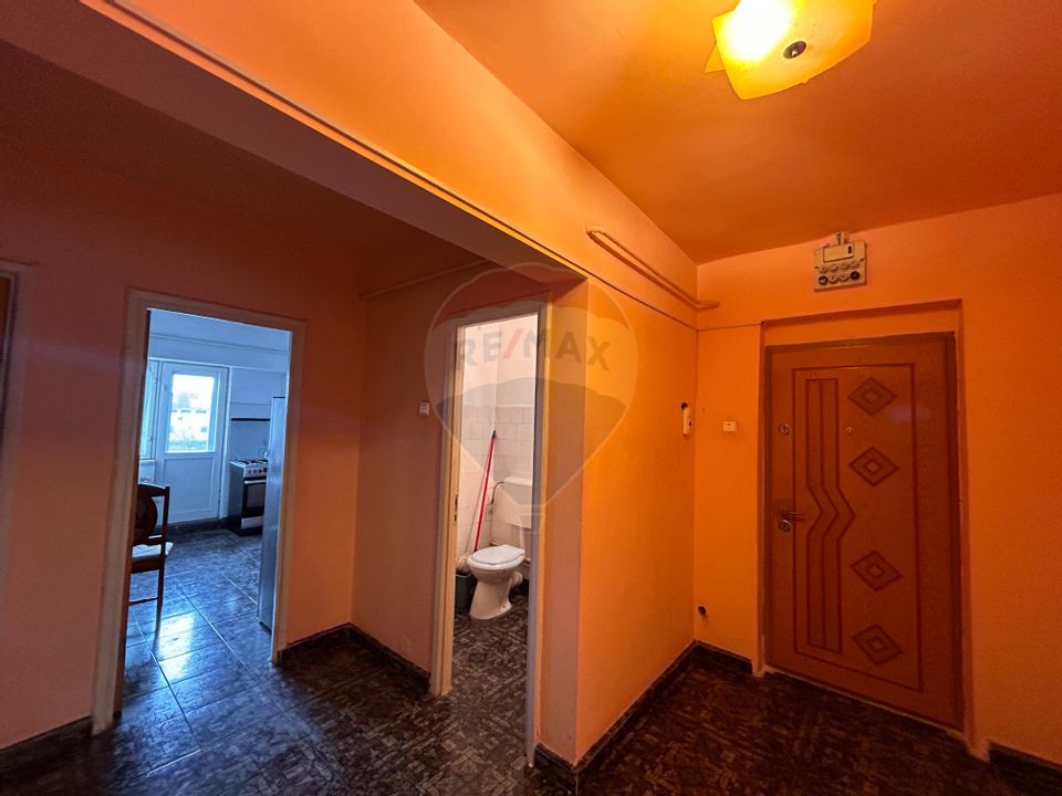 Apartament cu 3 camere de închiriat în zona Calea Severinului