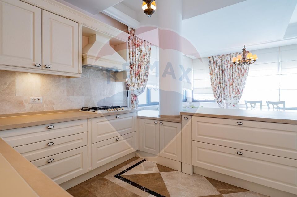 Penthouse de vanzare in Mamaia vedere frontala lac si marea Neagra