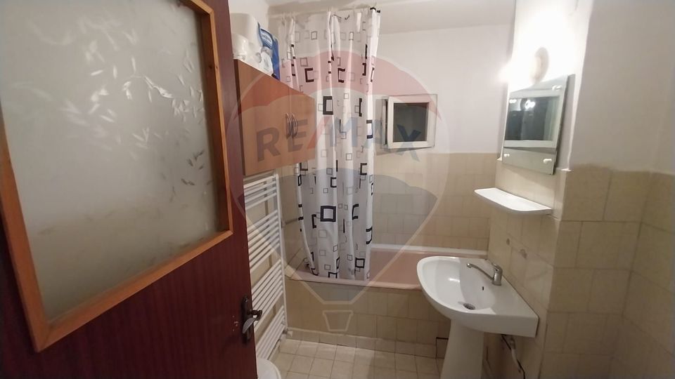 Apartament cu 3 camere decomandate în Lapus-Decebal