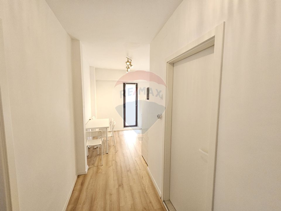 Studio for rent in Victoriei Square area