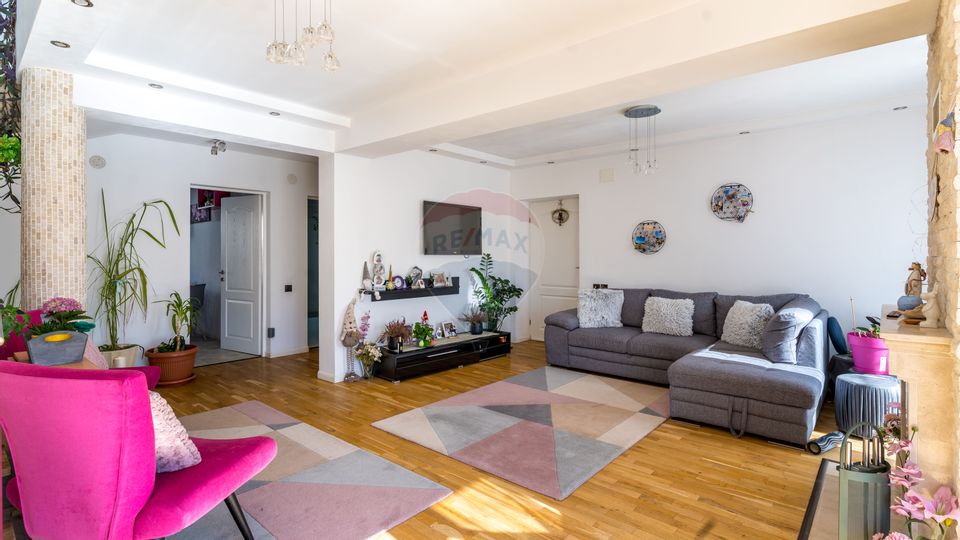 Casa de vanzare, 5 camere, zona Baciu