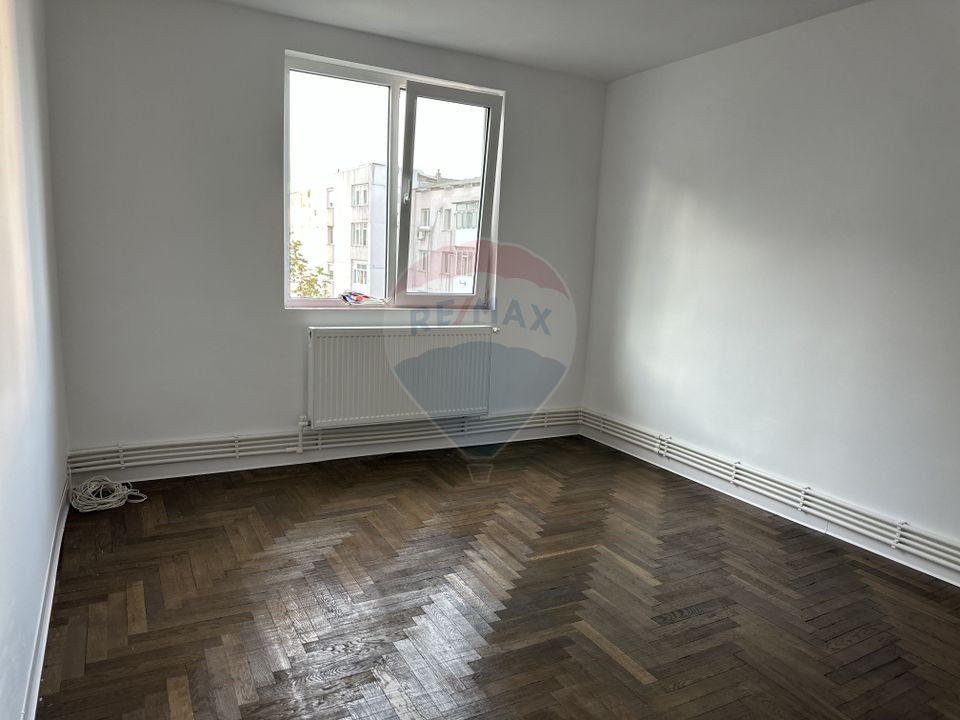 4 room Apartment for sale, Central area