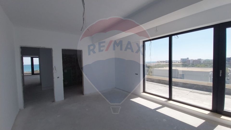 Penthouse de vanzare in Statiunea Mamaia lift privat