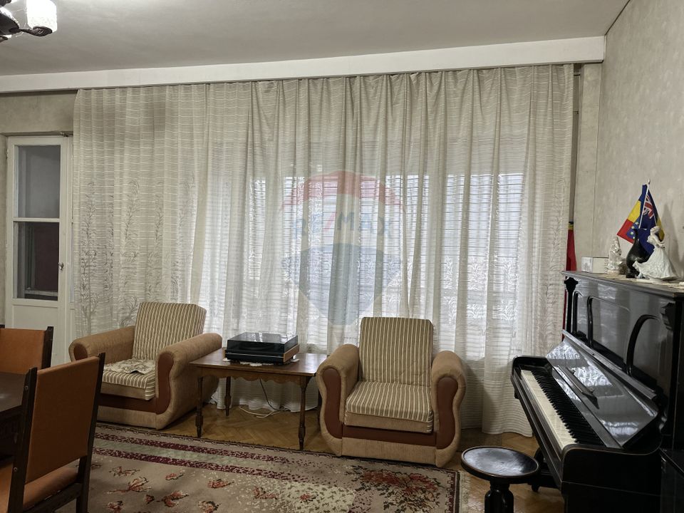 4 room Apartment for sale, Central area
