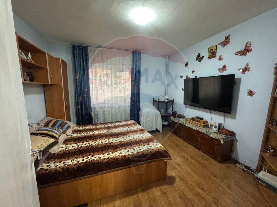 Apartament  cu 3 camere de vanzare 1 Mai