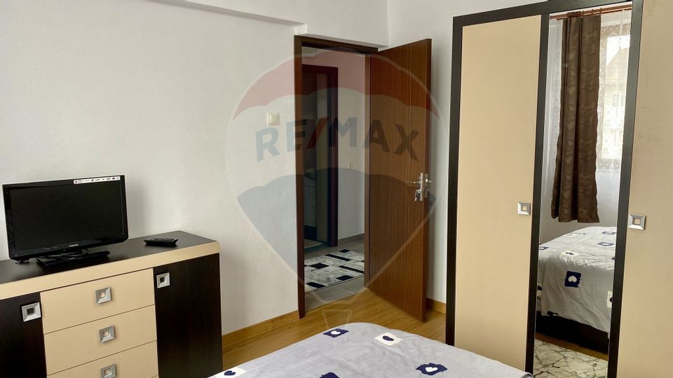 Apartament cu 3 camere de vânzare