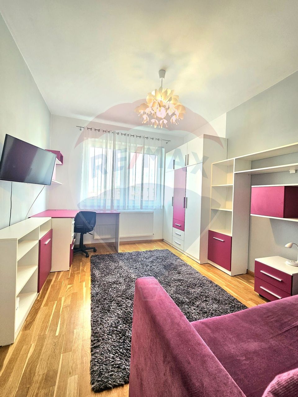 Apartament modern cu 3 camere de închiriat