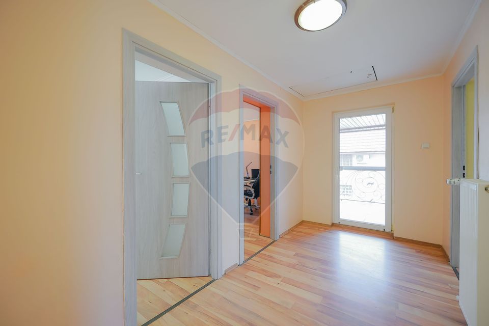 6 room House / Villa for sale, Episcopia Bihorului area