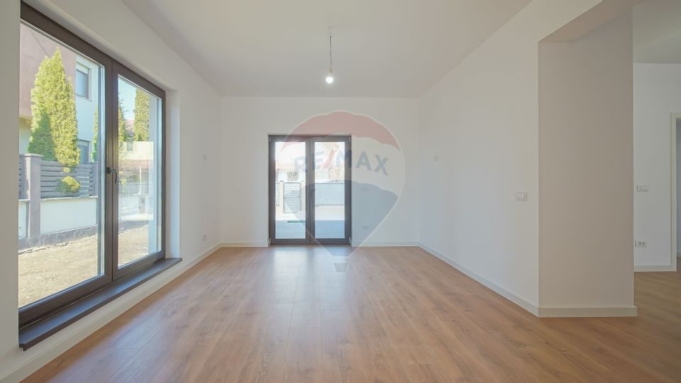 4 room House / Villa for sale