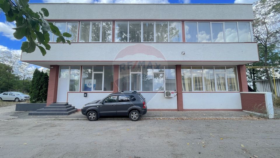 300sq.m Office Space for rent, Est area