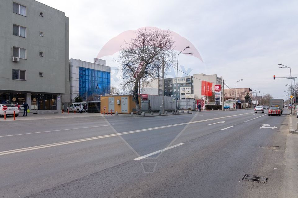 Cladire de birouri si hala în Berceni, Arena Mall