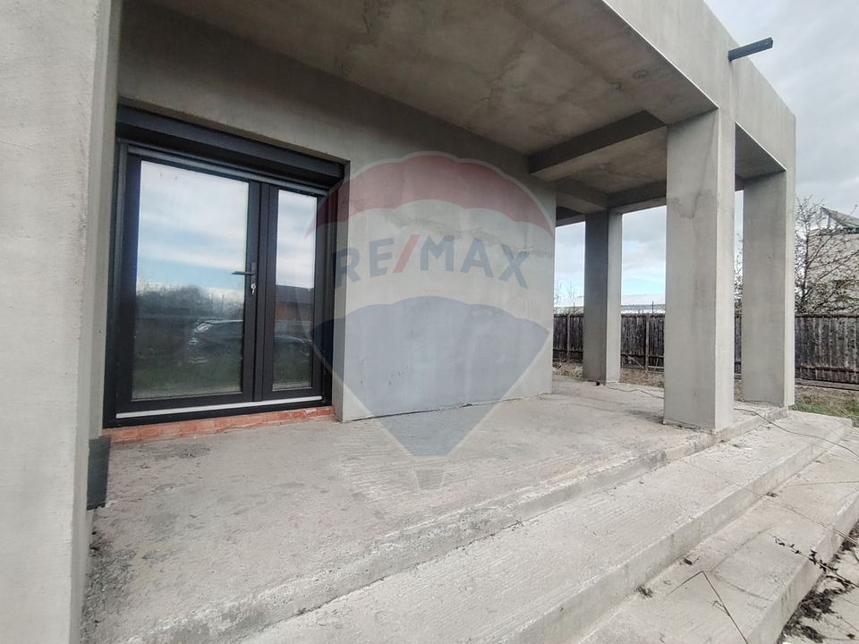 5 room House / Villa for sale