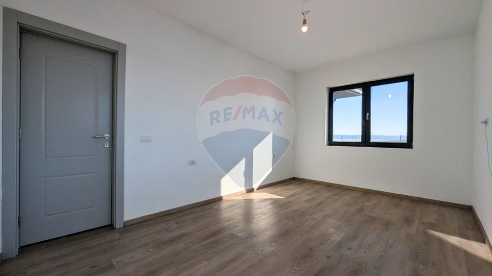 4 room House / Villa for sale