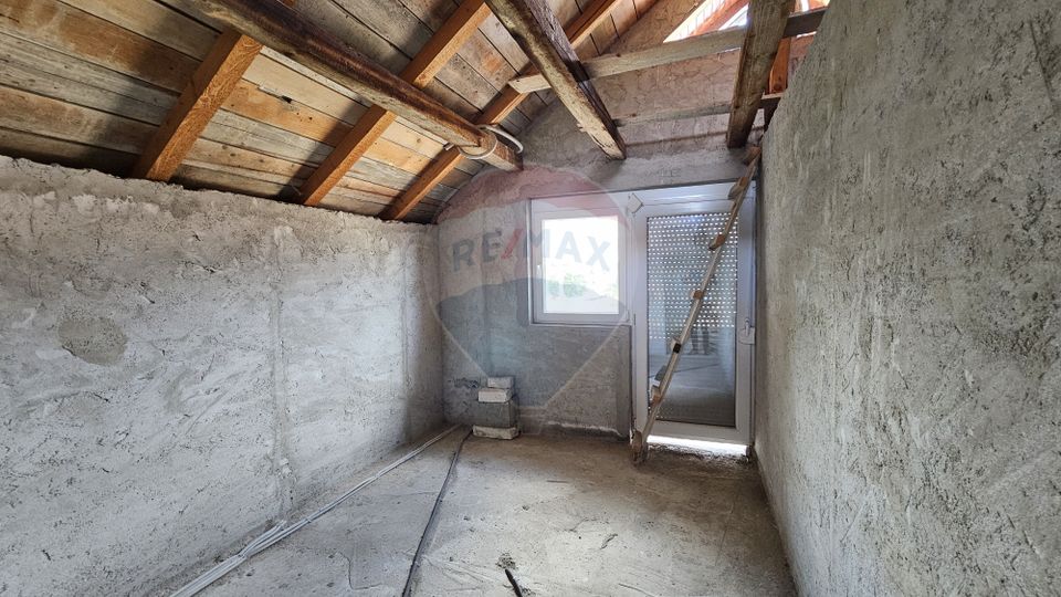 Casă / Vilă, teren 1700mp,  în Lisaura-Ipotești, Suceava