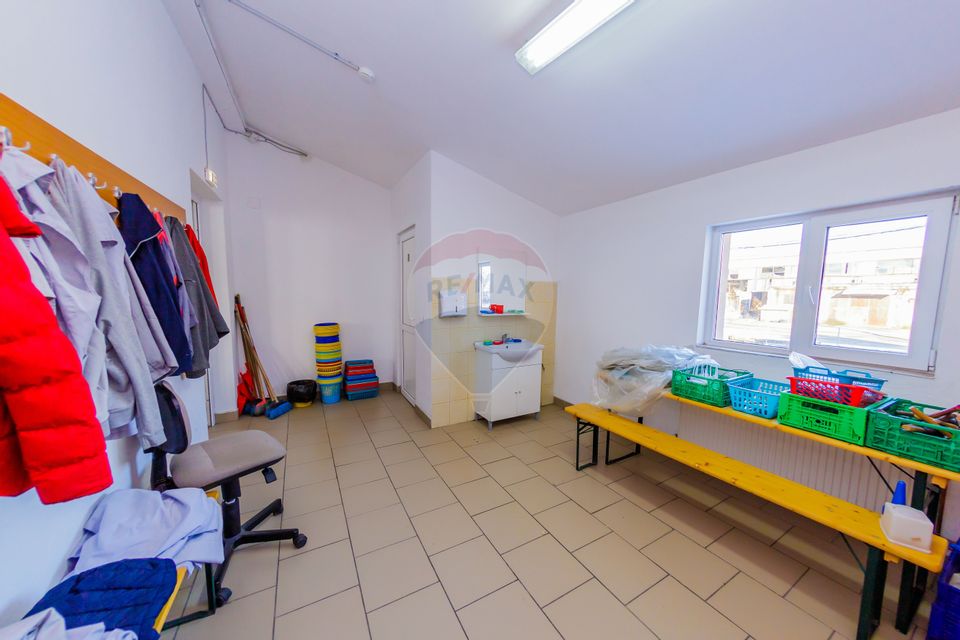 HALA  VANZARE de 1,100mp in Baia Mare- LOCATIE RENOVATǍ