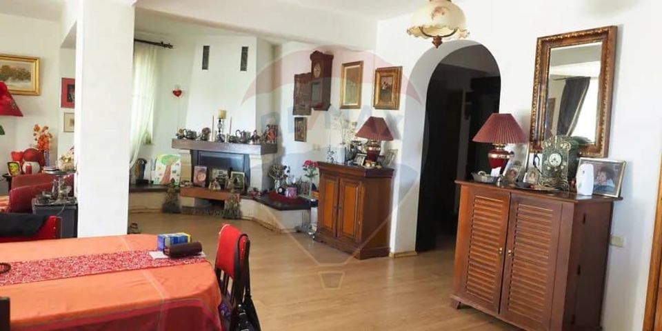 Vila la Lacul Snagov deschidere 21 ml,  ponton propriu